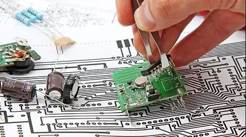 计算机硬件开发专业职业选择与企业指南